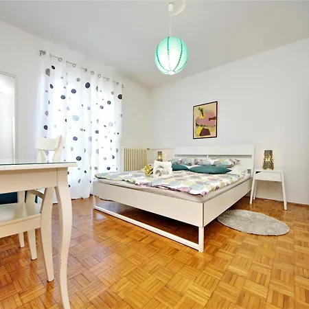 Ema Old Town Апартаменты Задар