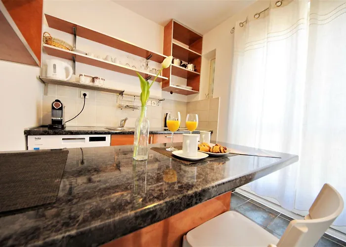 Ema Old Town Задар