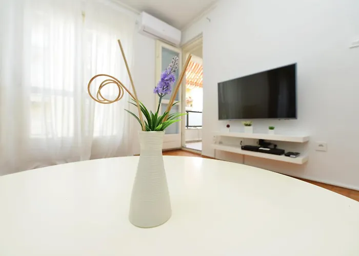 Ema Old Town Задар