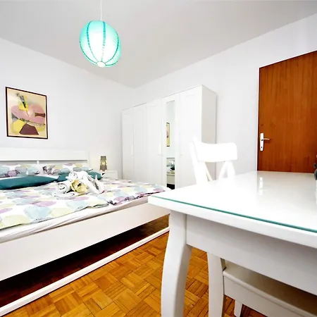 Apartment Ema Old Town